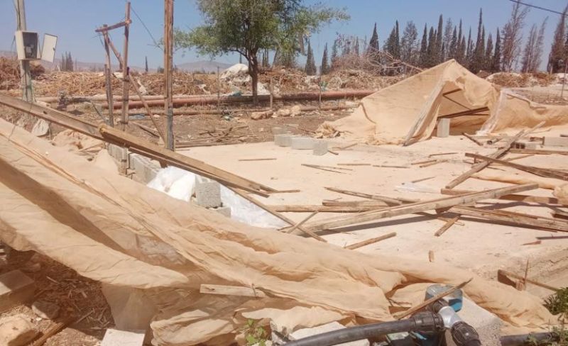الاحتلال يُجبر مواطنًا على هدم منشآت زراعية في الأغوار الشمالية