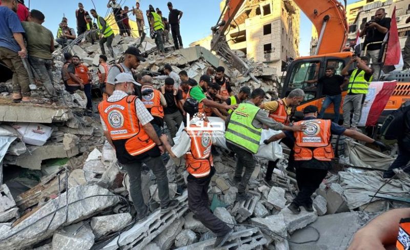 اتحاد البلديات يطالب بتدخل عاجل لإنقاذ محاصري مبنى "الصناعة" ويحذر من انهيار الآلاف