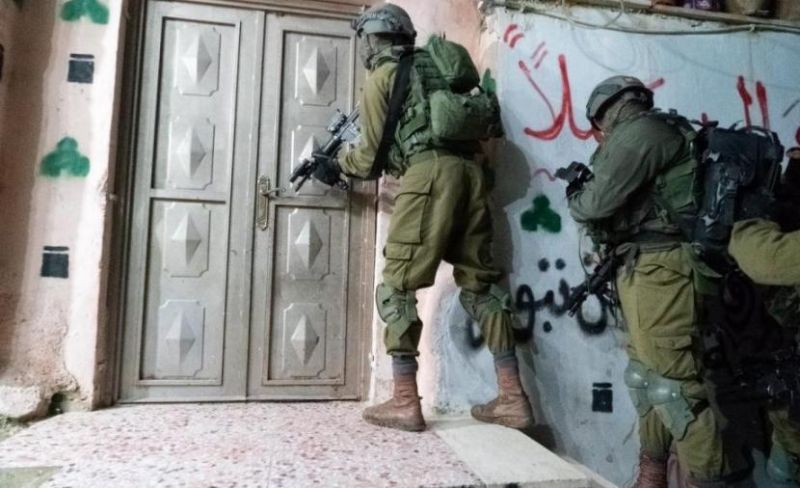 الاحتلال يداهم منزلًا في مخيم الدهيشة جنوب بيت لحم
