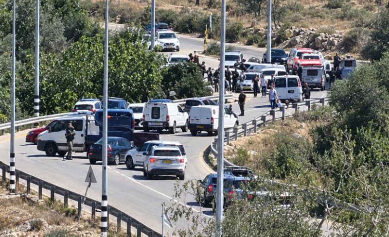 إصابة مستوطنين أحدهم جراحه خطيرة جدًا بعملية إطلاق نار غرب رام الله