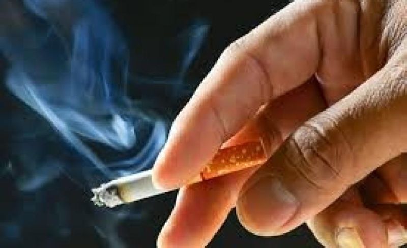 دراسة: التدخين يزيد الشعور بالعزلة الاجتماعية والوحدة