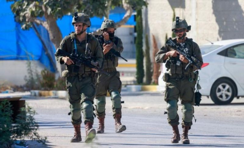 الاحتلال يعتقل عددًا من أهالي غزة جنوب طولكرم