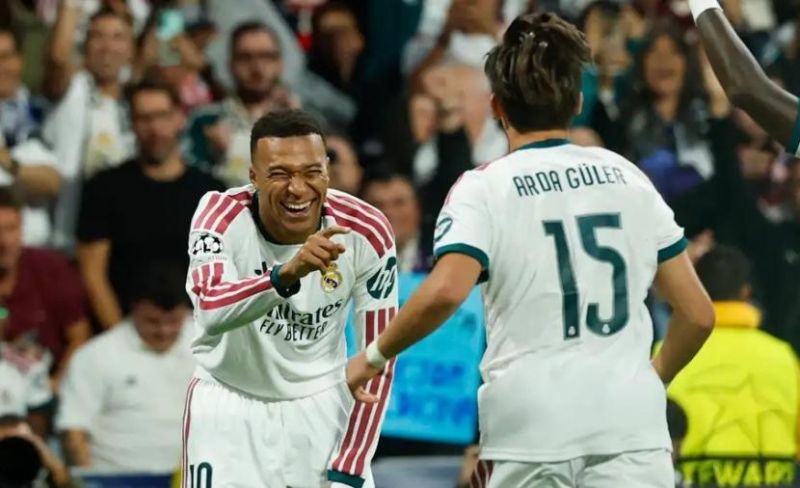 ريال مدريد يكتسح لايبزيج برباعية في دوري الأبطال