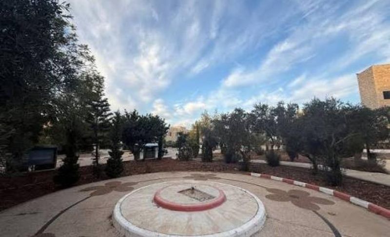 جامعة بيرزيت تُدين اقتحام الاحتلال حرمها وتدمير "صرح الشهداء"