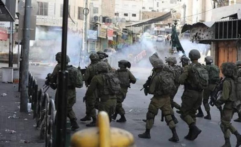 الاحتلال يعتقل شابين من سلواد وسط اندلاع مواجهات