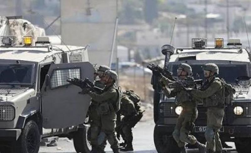 الاحتلال يداهم محلًا تجاريًا باقتحام قلقيلية