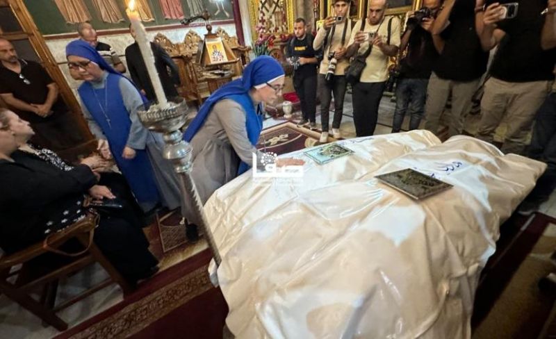 تشييع الشهيدتين "أبو داود" من كنيسة الروم الأرثوذكس في غزة