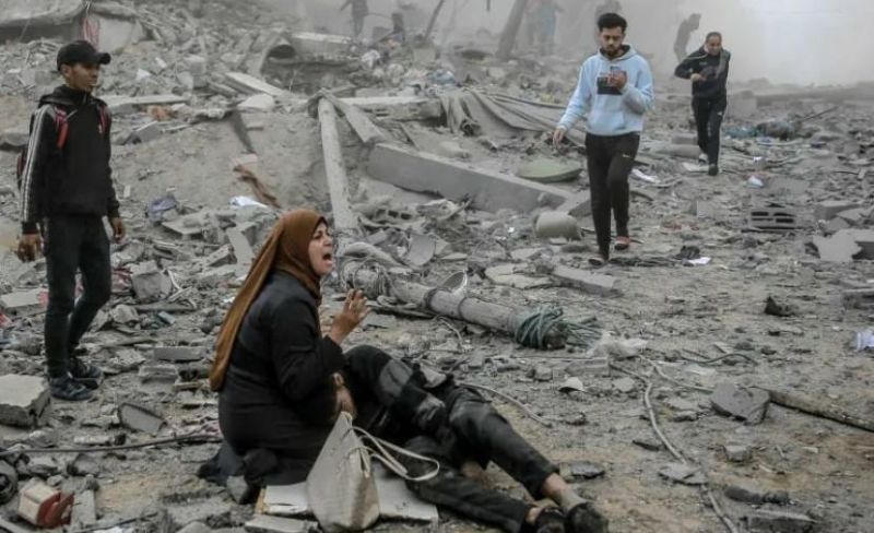 "لوموند": جيش الاحتلال يدرك مسبقًا أعداد الشهداء بالعشرات أو المئات بقصف غزة