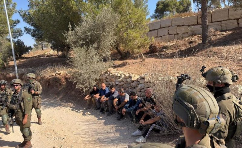الاحتلال يحتجز عددًا من المزارعين في جبل قماص جنوب نابلس