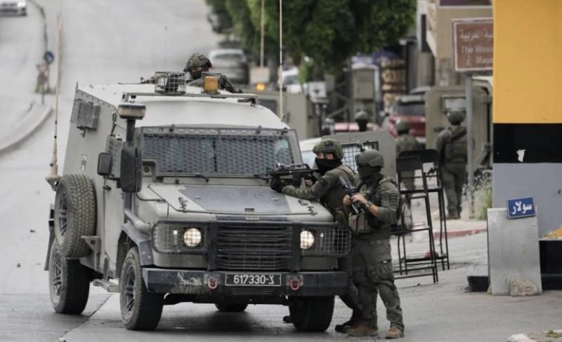 الاحتلال يشن اقتحامات واعتقالات بالضفة والقدس ويجرف أراضٍ في نابلس