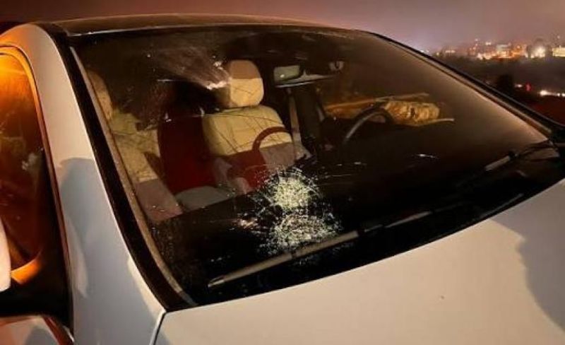 مستوطنون يهاجمون مواطنين ومركباتهم بقريتي المغير وأبو فلاح