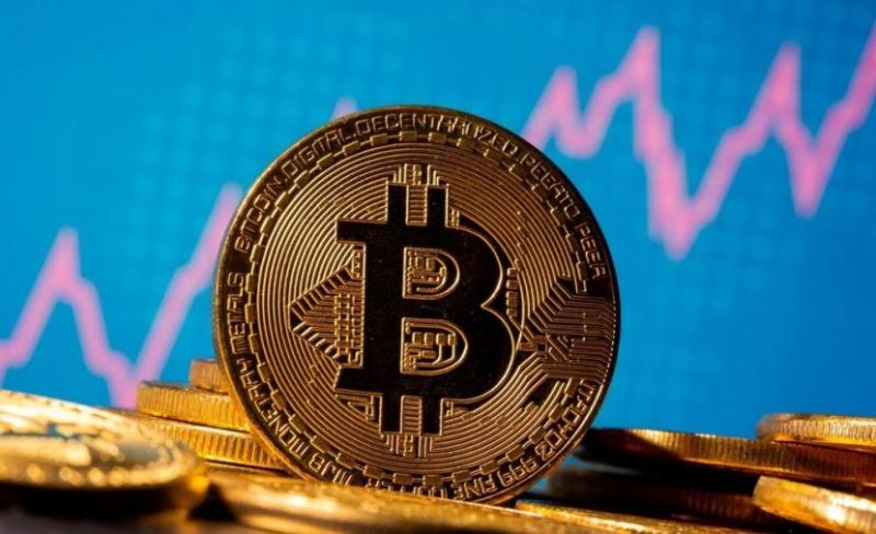 "بيتكوين" عند أعلى مستوى في 3 أشهر بـ 80 ألف دولار