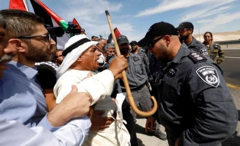 حماس: إخلاء الخان الأحمر جريمة تهجير جديدة