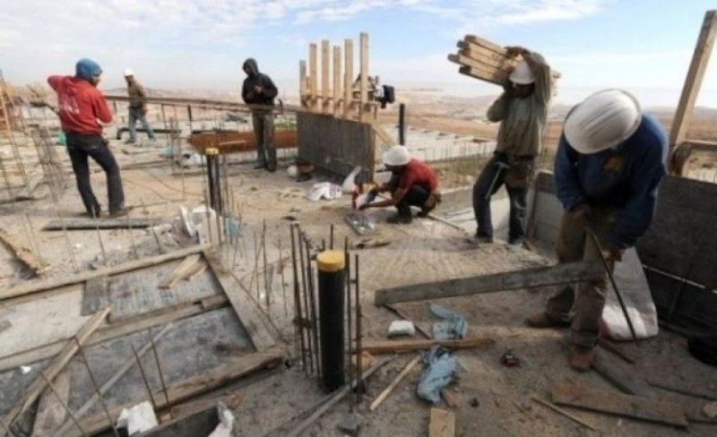رغم انتهاكات الاحتلال.. فتح: العمال ركائز البناء والتنمية