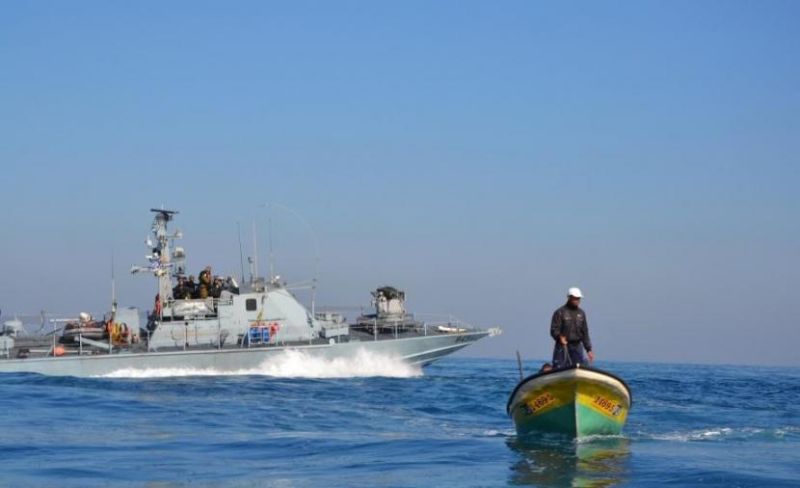 الاحتلال يعتقل 6 صيادين من البحر في غزة