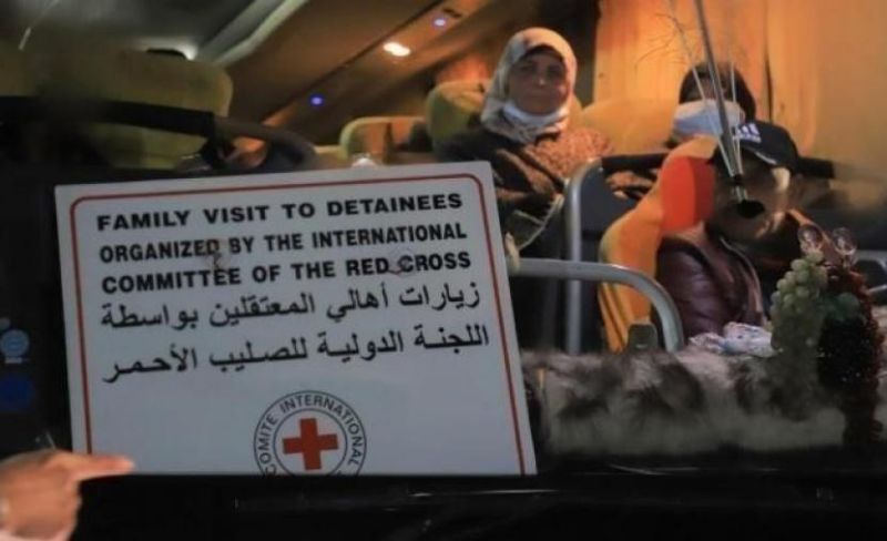 "صامدون": الاحتلال يسعى لتفريغ دور الصليب الأحمر
