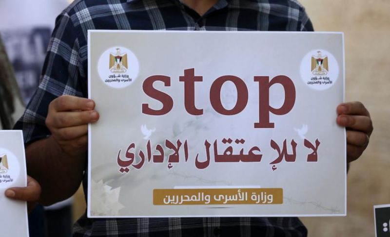 الاحتلال يصدر أوامر اعتقال إداري بحق 105 أسرى