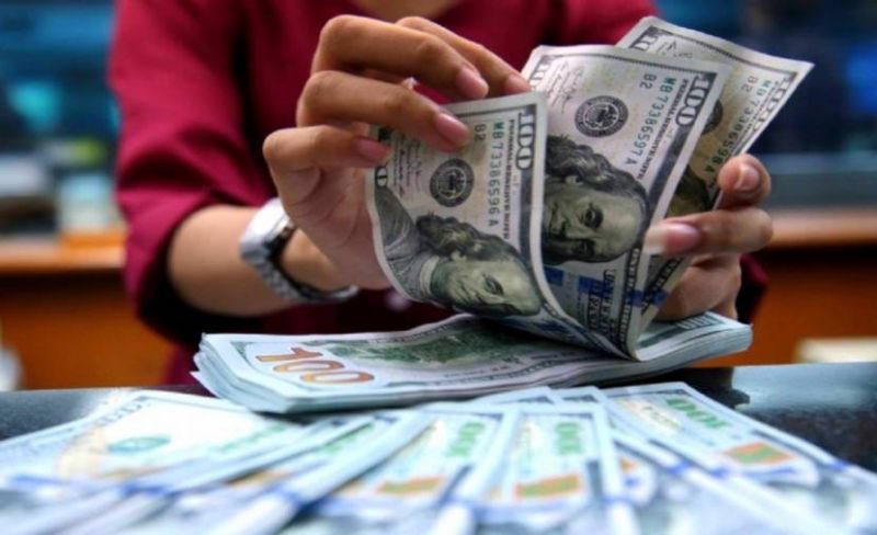 الدولار دون الـ ٣ شواقل ومختص يتحدث عن الأسباب والتوقعات