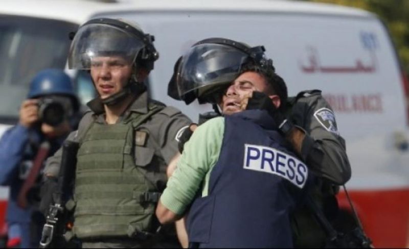 بيوم الصحافة العالمي. 45 صحفيا أسيرا بسجون الاحتلال