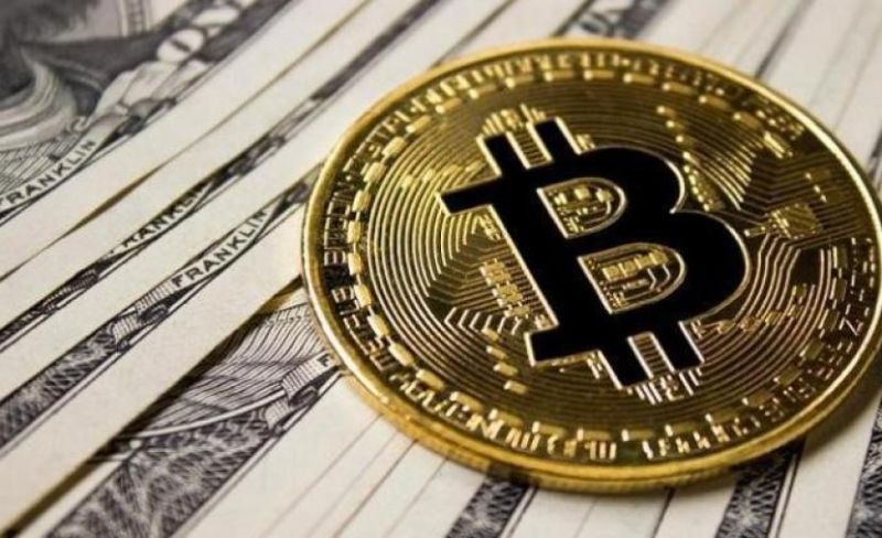 تحسّن طفيف بسيولة "بيتكوين" بعد عام على الانهيار