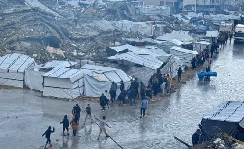دعوات لإغاثة نازحي غزة مع اقتراب الشتاء