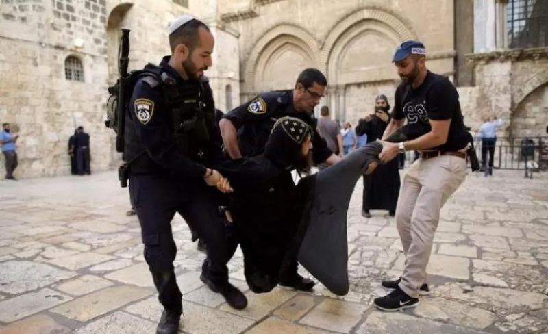 شرطة الاحتلال تعتقل عددًا من المقدسيين بينهم طفلين ومسن