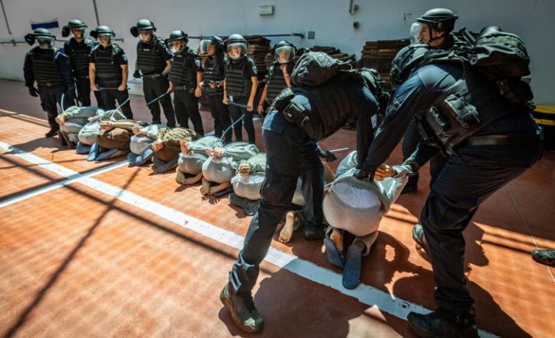 الاحتلال يمدد اعتقال أسرى إداريين ويرفض استئناف آخرين