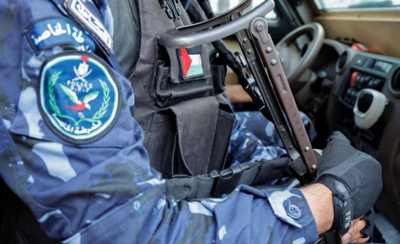 الخليل ..ضبط شبكة متهمين بإطلاق نار وسرقات