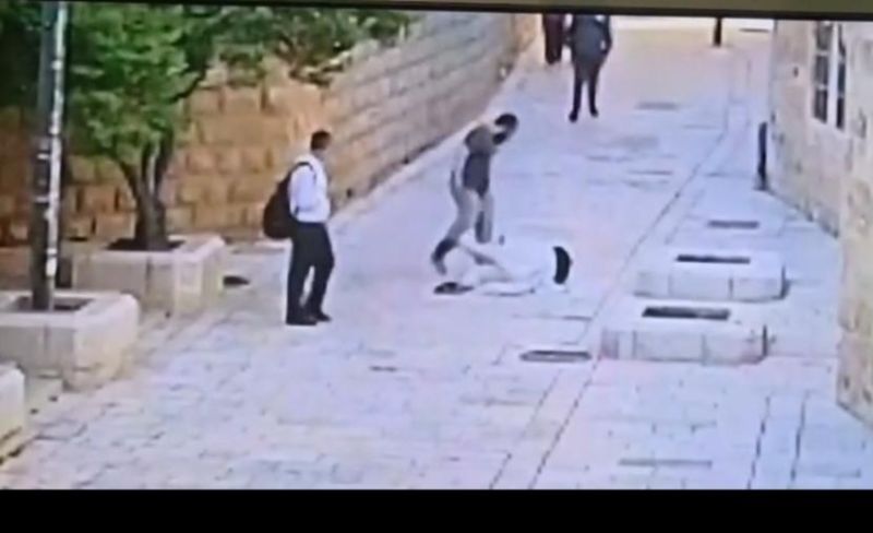 توثيق لاعتداء مستوطن على راهبة مسيحية في القدس