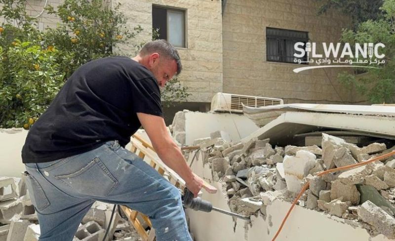 الاحتلال يجبر مقدسيًا على هدم غرفة سكنية في سلوان