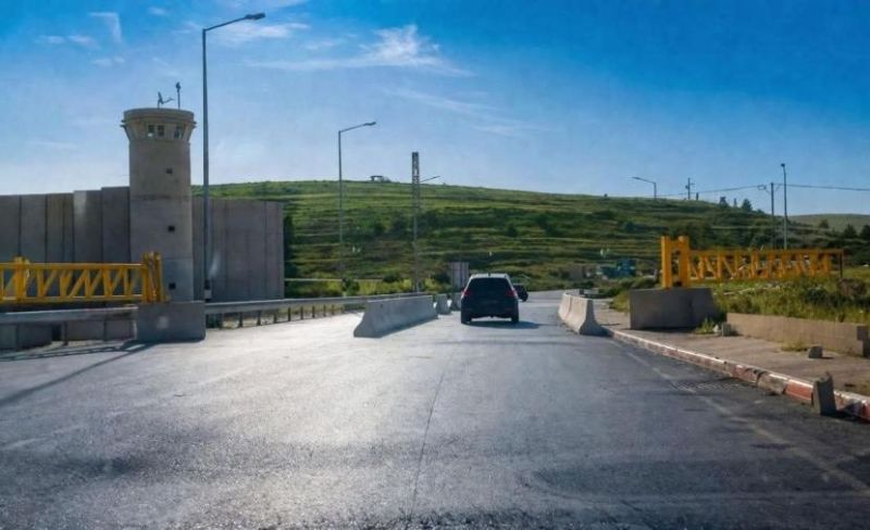 الاحتلال ينصب بوابة حديدية على المدخل الشمالي للبيرة