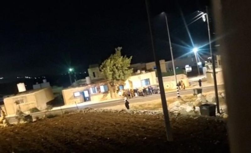 منع مستوطنين من رفع علم الاحتلال على مسجد بالخليل