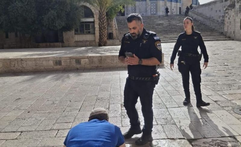 مستوطنون يدنسون الأقصى ويجوبون القدس يمسيرة أعلام