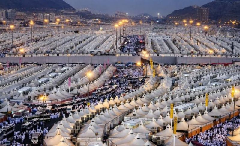 ضيوف الرحمن إلى مِنى.. بدء مناسك الحج في أجواء إيمانية مهيبة