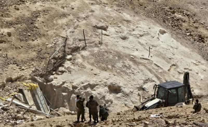 الاحتلال يهدم  عدة منشآت في بادية يطا