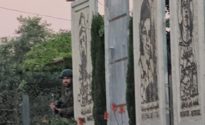 الاحتلال تحطم جداريات وطنية جنوب الخليل