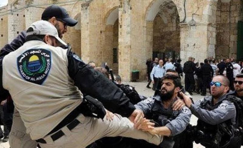 تراجع تاريخي في حراس الأقصى.. إجراءات إسرائيلية تُهدد عمل الأوقاف