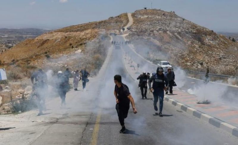 افتتاحية الغارديان تحذر من حرب إبادة أخرى في الضفة