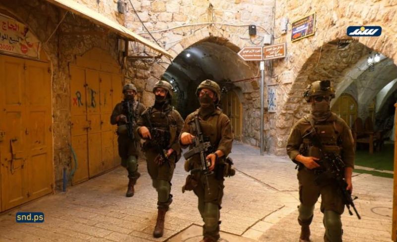 الاحتلال يعتقل عددًا من المواطنين خلال اقتحامات بالضفة