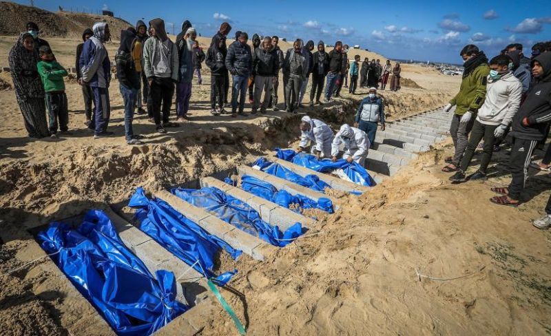 فوضى مُدبّرة: تفاصيل نقل الاحتلال لجثامين شهداء إلى غزة