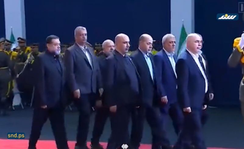 وفد حماس يعزي الأمير تميم بن حمد بوفاة والده