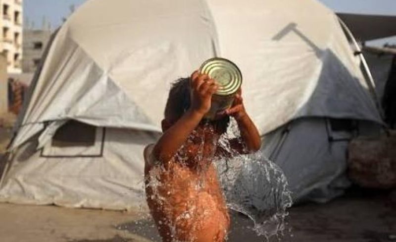 صيف الخيام بغزة.. بيئة حارقة وتبريد بدائي بكلفة يكتوي بها النازحون