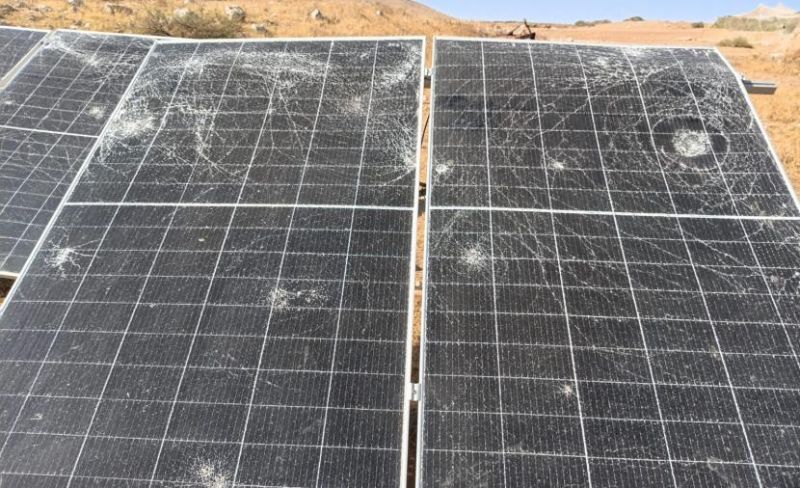 مستوطنون يدمرون خلايا للطاقة الشمسية جنوب طوباس