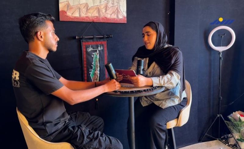 تالا درويش.. صحفية تعود إلى الكاميرا من استوديو صنعته بيدها