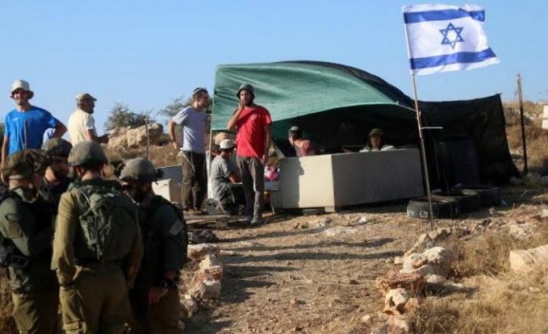 مستوطنون يوسعون بؤرة استيطانية شرق القدس
