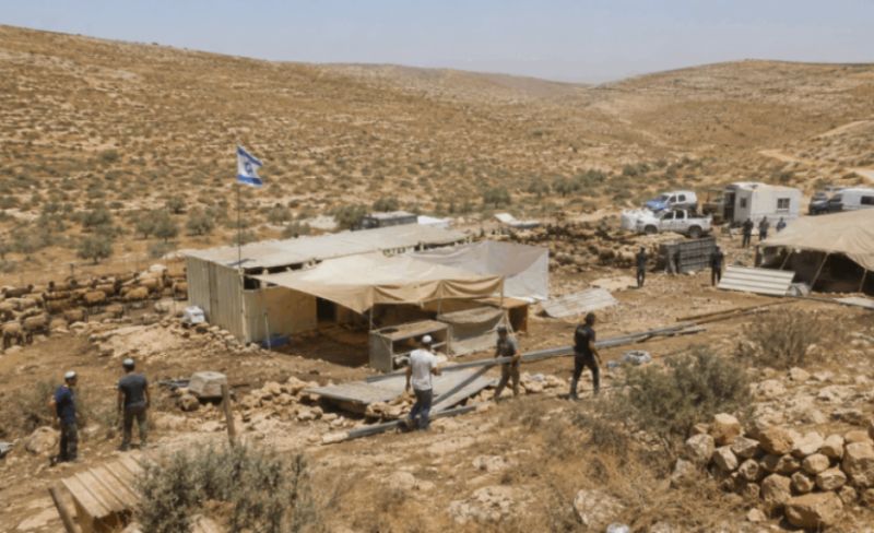 مستوطنون يقيمون بؤرة استيطانية غرب سلفيت