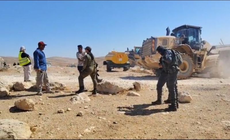 الاحتلال يهدم مساكن ومنشآت تجمع الفخيت في مسافر يطا