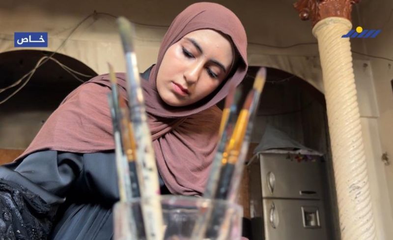 من الحقائب الباهتة إلى لوحات صغيرة.. "حلا" ترسم فرح أطفال غزة