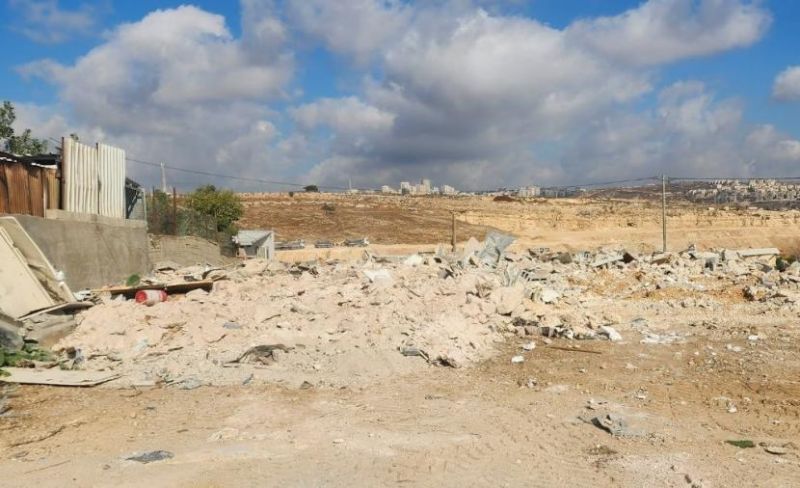 الاحتلال يهدم منشآت صناعية قرب القدس