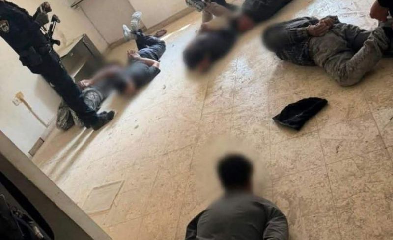 الاحتلال يعتقل 10 عمال فلسطينيين في القدس